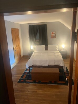 Unclassified image, 3 of 29, button - Spacious 2BR Apartment. 3 Queen Beds. Sleeps 6. Findlay, OH (Findlay)