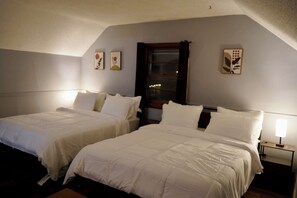 Unclassified image, 2 of 29, button - Spacious 2BR Apartment. 3 Queen Beds. Sleeps 6. Findlay, OH (Findlay)