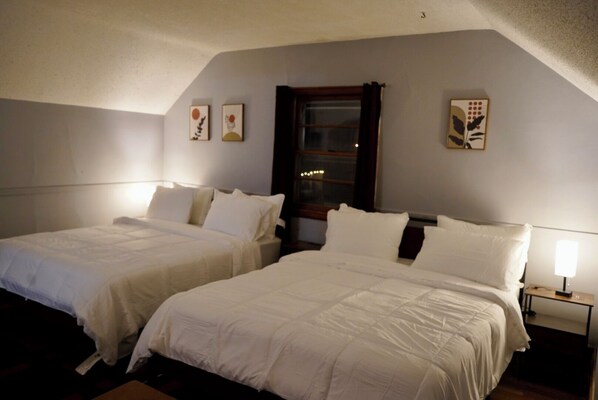 2 habitaciones, tabla de planchar con plancha, wifi y ropa de cama 