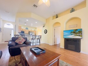 Living area - 4bd Pool Villa In Calabay Parc Close To Disney Sleeps 8 4 Bedroom Home (Haines City)