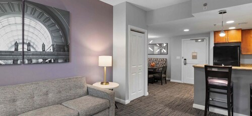 Fully furnished 2-bedroom unit - perfect location for celebrating 4th of July!