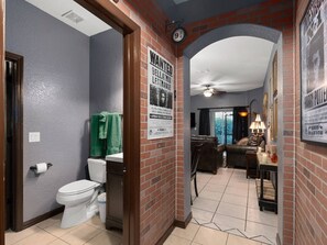 Townhome, 3 Bedrooms | Bathroom | Towels - Fully Themed Harry Potter Getaway Close Disney 3 Bedroom Townhouse (Davenport)