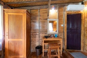 Room, 1 Bedroom, Smoking | Interior