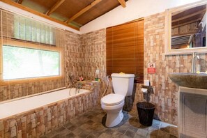 Bathroom - Room-deluxe Double or Twin Room With bal (Ubud)