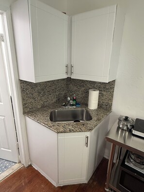 Private kitchen - Simply Perfect - Chill in Comfort - Steps to the Beach- Amazing Historic Bldg (Surfside)
