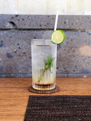 Room, 1 Bedroom | Food and drink