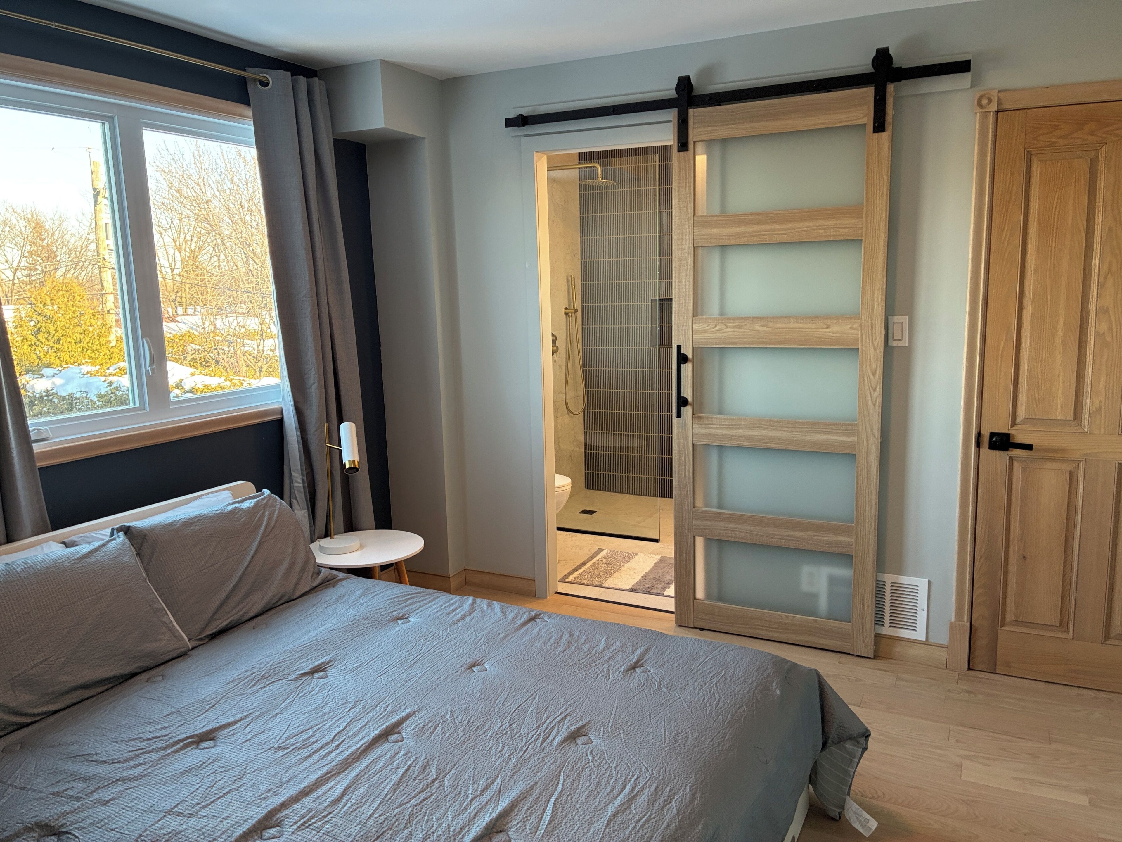 4 bedrooms, travel crib, WiFi (free), bed sheets