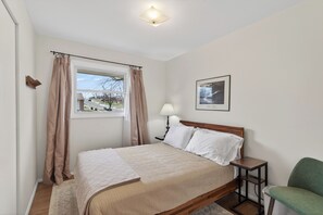 Unclassified image, 3 of 24, button