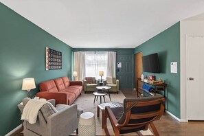 TV - Bingo! Brick Ranch w/ King Beds & Lower Game Room (Dayton)