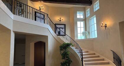 20 acre private winery estate - 9250 square foot house with 5 bedroom suites