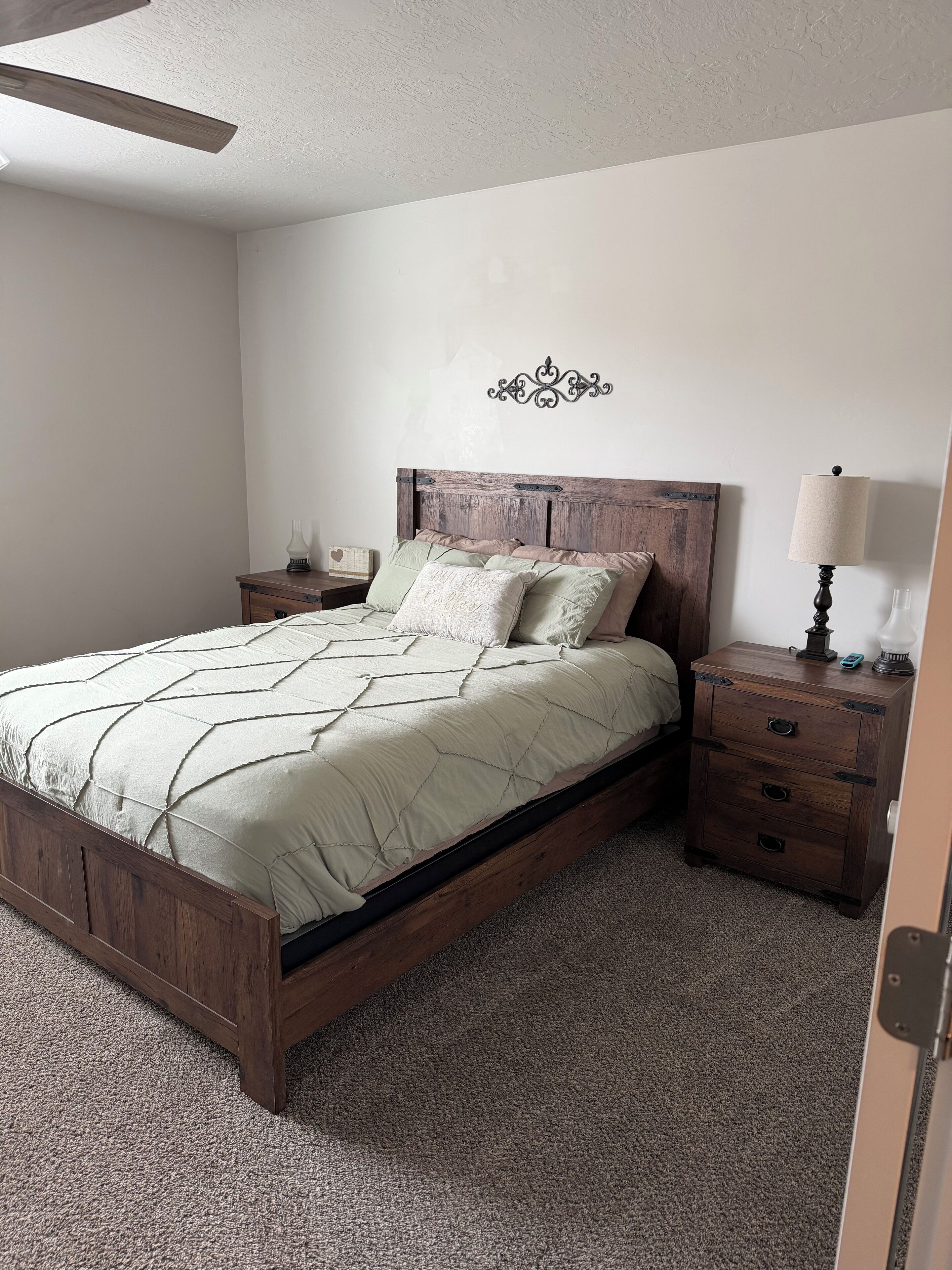 3 quartos, ferros/tábuas de passar roupa, Wi-Fi, roupa de cama