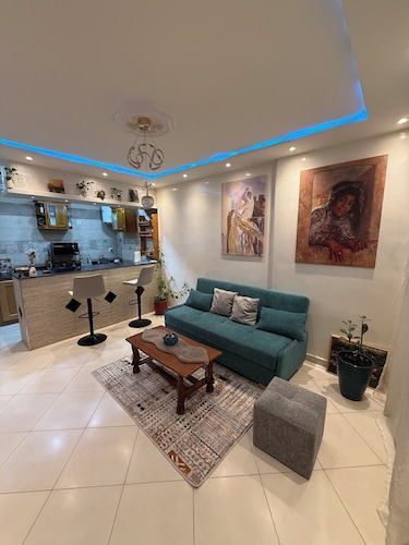 10 minutes from the beach and close to the town center