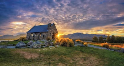 Pine Retreat | Stay With Mountain Views