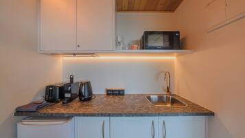 Microwave, coffee/tea maker, electric kettle, toaster