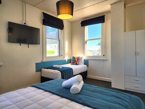 Triple Room with Shared Bathroom | Wi-Fi gratuito