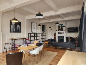 Gambar tidak terklasifikasi, 3 dari 8, tombol