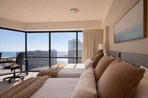 Desk, iron/ironing board, WiFi - Honolulu Skyline & Ocean Retreat – Free Parking/AC (Honolulu)