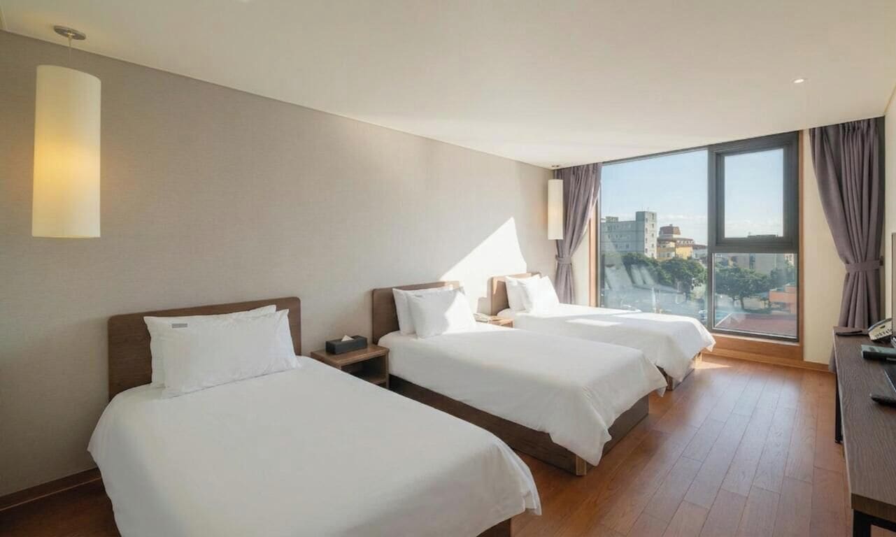 华丽三人房, 3 张单人床, 城市景观 | 免费 WiFi