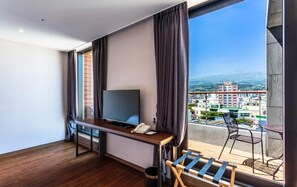 Junior Room, 1 Queen Bed, Terrace, Mountain View | Free WiFi - Temata Hotel Seogwipo Jeju (Seogwipo)