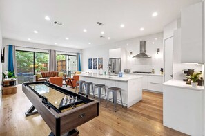 Interior - Dazzle in Downtown, Mkt Ctr, Garage, DART! (Dallas)