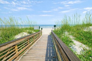 Beach nearby - 202 Beachwalk 3BR/3.5BA Villa 10min Walk to Beach (Hilton Head Island)