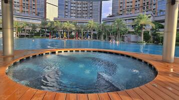 Kolam renang outdoor