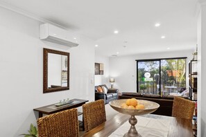 Unclassified image, 3 of 21, button