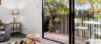 Masterpiece 3BR Hamilton Central–Parking Included