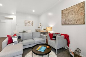 صورة غير مصنفة، 4 من 18، زرّ