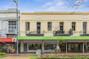 المنشأة من الخارج