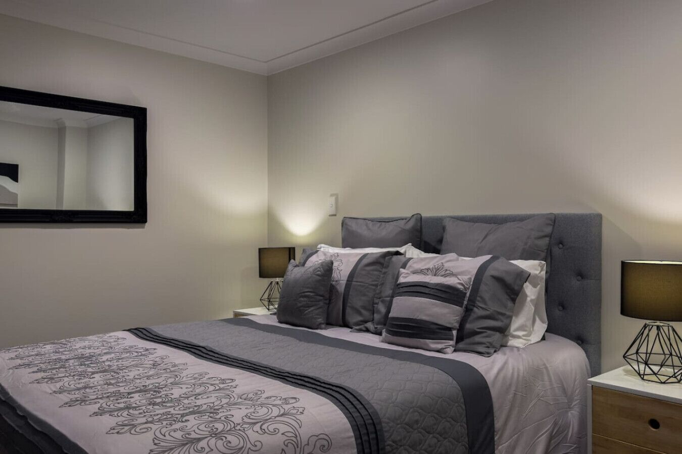 1 sovrum, skrivbord och wi-fi