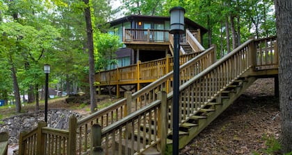 Escape to the Trees: Your Lake of the Ozarks Villa with Resort Perks!
