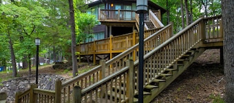 Escape to the Trees: Your Lake of the Ozarks Villa with Resort Perks!