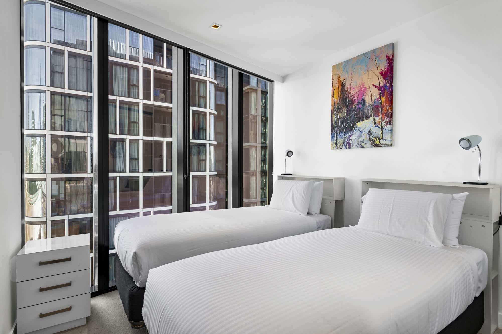 2 bedrooms, desk, iron/ironing board, WiFi