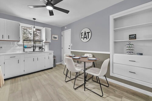 Cozy Getaway with Game Room in Louisville near Pro Football Hall of Fame