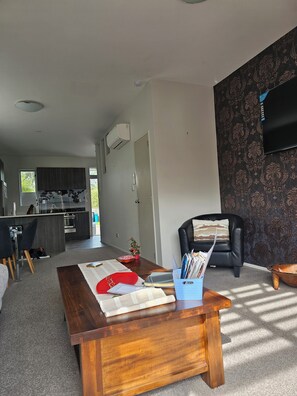 Unclassified image, 3 of 19, button