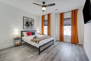 3 habitaciones, tabla de planchar con plancha y cuna de viaje 