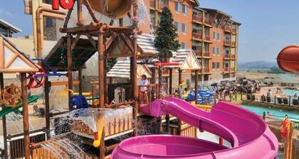 1bd Condo Great Smokies Lodge Vacation Resort. Onsite water park, kitchen, pool.