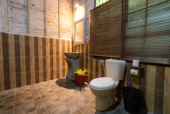 Room, 1 Bedroom, Smoking | Bathroom