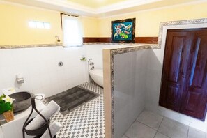 Bathroom - Room-tranquil Poolside Retreat (Ubud)