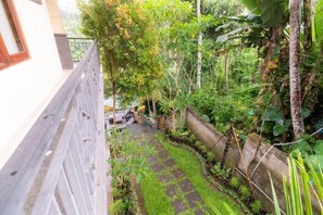 Room, 1 Bedroom, Smoking | Garden