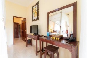 Room, 1 Bedroom, Smoking | Room amenity