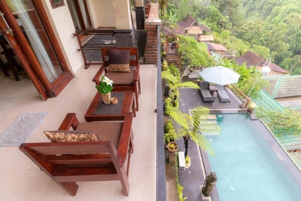 Room, 1 Bedroom, Smoking | Pool