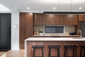 Fridge, microwave, oven, stovetop - The St Albans Escape (Christchurch)