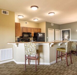 Private kitchen - 1bd Condo Club Wyndham Smoky Mountains, sleeps 4, kitchen, indoor/outdoor pool (Sevierville)