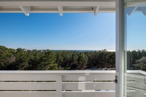 Property grounds - Santa Rosa Beach bliss — biggest & best! (Santa Rosa Beach)
