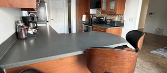 Relax and work Close to stadiums, golf, restaurants, and outdoor activities