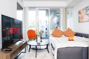 Unclassified image, 4 of 17, button