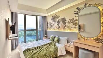 Iron/ironing board, free WiFi