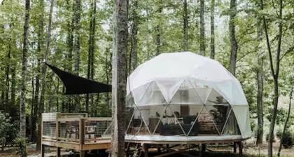 Gatlinburg Glamping DOME #2 Couples retreat at nature scape